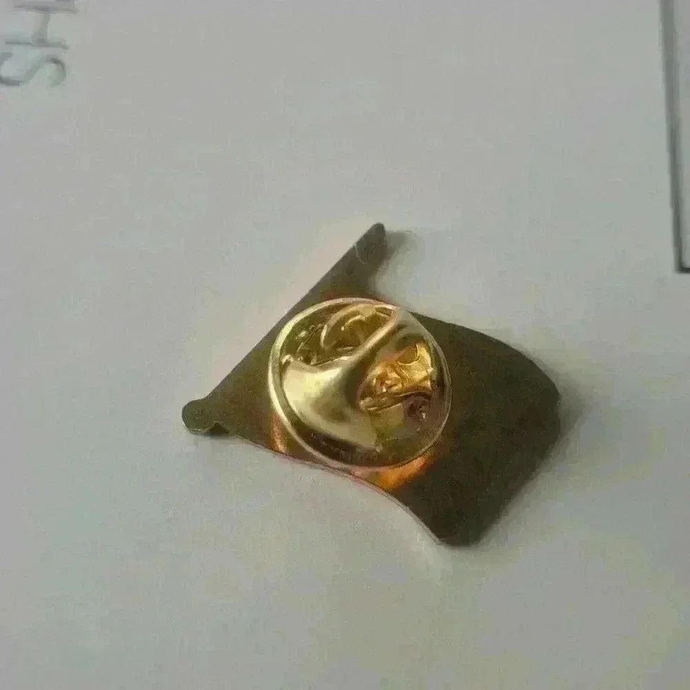 Vintage Collectible Provincial Flag of Ontario Colorful Metal Pinback Lapel Pin - Picture 2 of 3